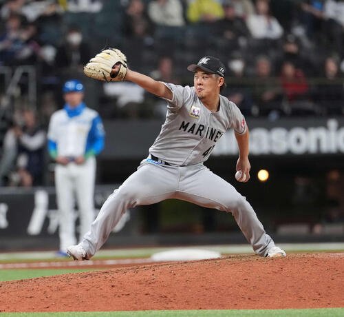 日本ハム対ロッテ　ロッテの鈴木(撮影･井上学)