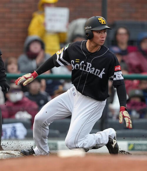 楽天対ソフトバンク　9回、代走で出場したソフトバンク庄子(撮影･足立雅史)