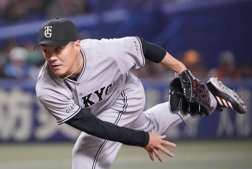 中日対巨人　1回裏、登板する巨人先発の則本(撮影･森本幸一)