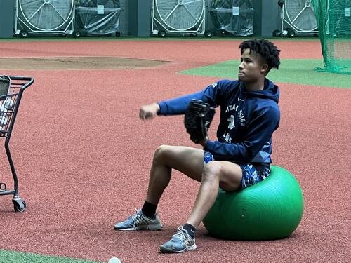 じん帯断裂から少しずつ練習を始めた西武オケム(撮影･金子真仁)