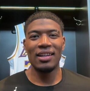 オンライン会見でプレーオフに向けた抱負を語るレーカーズの八村塁