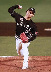楽天対ロッテ　ロッテ先発の種市(撮影･野上伸悟)