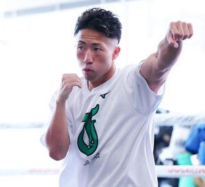 公開練習で汗を流す井上拓(撮影･鈴木みどり)
