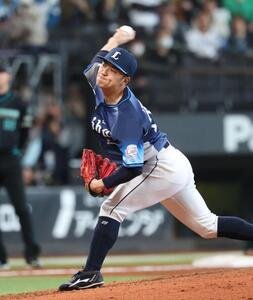 日本ハム対西武　7回途中登板の糸川(撮影･黒川智章)