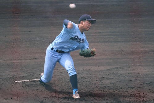 びわこ成蹊スポーツ大対佛教大　完投勝利したびわこ成蹊スポーツ大･小松勇輝(撮影･佐藤妙月)