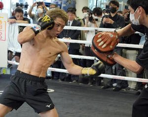 練習を公開した井上尚弥(撮影･たえ見朱実)
