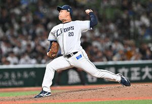 西武対ソフトバンク　9回表、西武3番手で登板し試合を締めた岩城颯空(撮影･滝沢徹郎)
