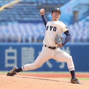 東都大学球　東洋大対国学院大　　8回途中から登板した東洋大･谷公希　　(撮影･柴田隆二).