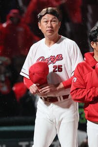 広島対ヤクルト　敗れた新井貴浩監督(撮影･加藤孝規)