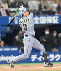 DeNA対阪神　3回表阪神2死満塁、大山悠輔は右越えに逆転満塁本塁打を放つ(撮影･足立雅史)