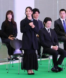 エイブルスノーアスリート表彰式で登壇した高梨沙羅(撮影･丹羽敏通)