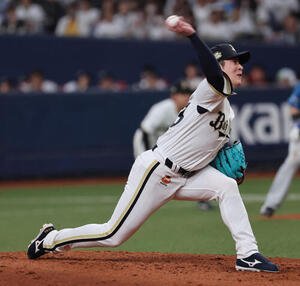 オリックス対日本ハム　7回表日本ハム2死満塁、打者レイエスの場面で登板したオリックス対4番手の吉田輝星は1球で打ち取る(撮影･西尾就之)