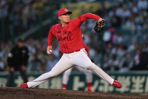 阪神対広島　広島6番手の斉藤汰直(撮影･前田充)