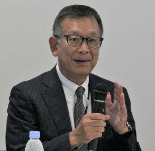 日本バドミントン協会の村井満会長(2024年10月)
