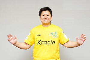 29日に行われるクラシエカップ決勝のPRで来社したWEリーグの海堀あゆみ理事(撮影･江口和貴)