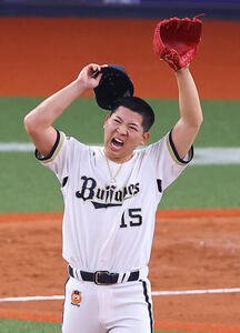 オリックス対ソフトバンク　8回、3失点した椋木蓮は悔しそうな表情を見せる(撮影･上田博志)