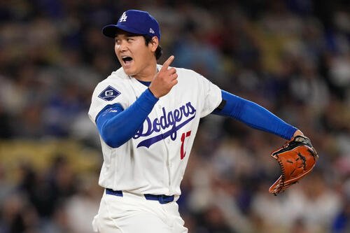 マーリンズ戦5回、ラミレスから空振り三振を奪い気迫を見せるドジャース大谷翔平(AP)