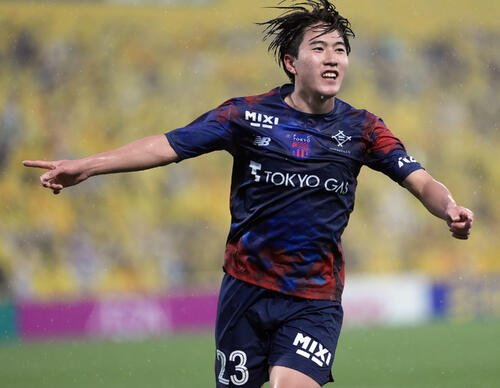 後半、ゴールを決めるFC東京佐藤龍之介(撮影･小島史椰)