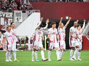 後半、神戸対C大阪　PK戦の末、勝利し喜ぶC大阪イレブン(撮影･石井愛子)=ノエビアスタジアム神戸