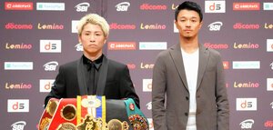記者会見で並び立った井上尚弥(左)と中谷潤人
