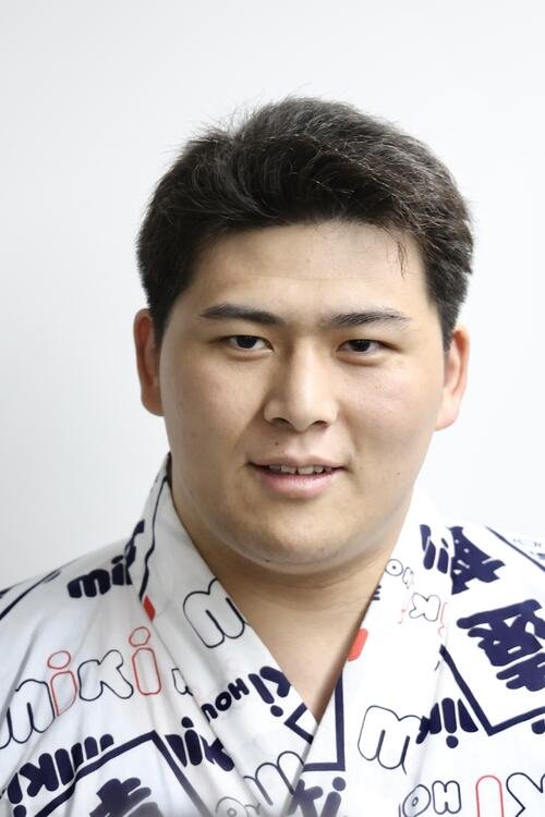 新弟子検査を終え、記者の質問に答える大森康宏(撮影･河田真司)