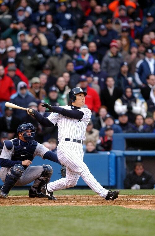 03年4月、ツインズとの開幕戦でメジャー1号満塁弾を放つ松井秀喜