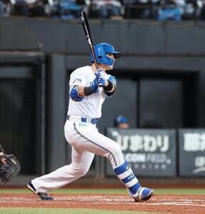 日本ハム対オリックス　3回裏日本ハム1死一塁、二塁打放つ清宮幸太郎(撮影･黒川智章)