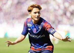 明治安田J1百年構想リーグ　第14節　東京対川崎F　前半、先制ゴールでポーズを決める東京佐藤恵允(撮影･江口和貴)