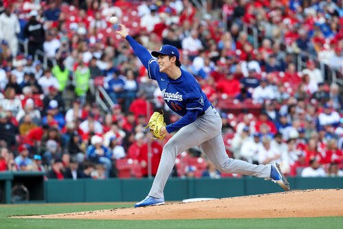 カージナルス戦で力投する佐々木朗希(AP)