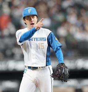 日本ハム対オリックス　6回表、無失点に抑え叫ぶ北山亘基(撮影･黒川智章)