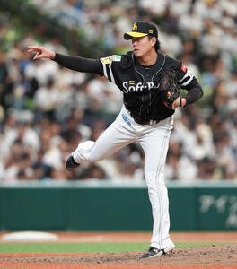 西武対ソフトバンク　5回途中から登板したソフトバンク上茶谷大河(撮影･足立雅史)