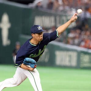 巨人対ヤクルト　力投するヤクルト先発の山野太一　(撮影･浅見桂子)