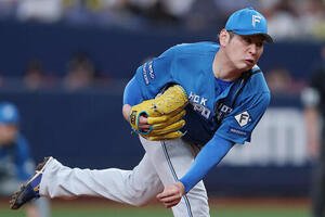 オリックス対日本ハム　力投する日本ハム先発の加藤貴之(撮影･前田充)