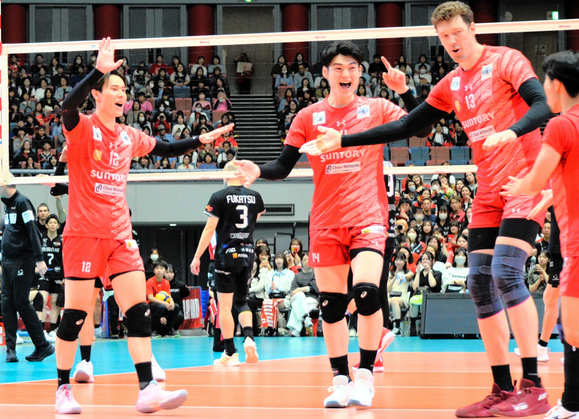 今季限りで退団の高橋藍｢最後も皆さんと｣　SVリーグ準決勝始まる