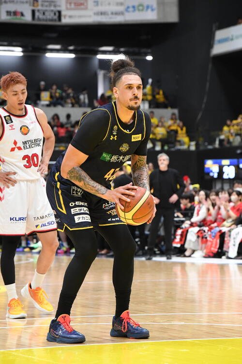 宇都宮対名古屋D　約1か月ぶりに戦列に復帰した宇都宮のアイザック･フォトゥ