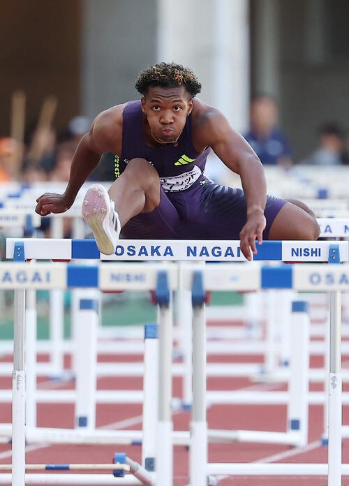 第13回木南道孝記念陸上競技大会･男子110メートル障害決勝　力走する村竹ラシッド(撮影･前田充)