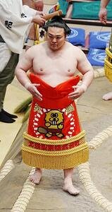 十両土俵入りに臨む炎鵬(撮影･小沢裕)