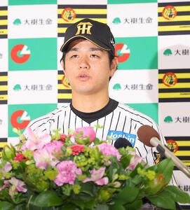 大樹生命月間MVP賞を受賞した阪神高橋遥人(撮影･上田博志)