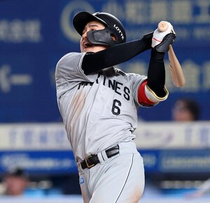 西川、一打に思い込めて　ロッテ5―3日本ハム　プロ野球