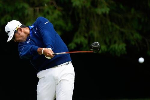 全米プロ選手権第1日　4番でティーショットを打つ松山英樹(AP)