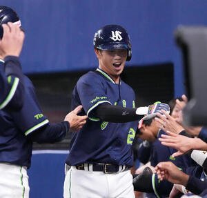 【ヤクルト】狙い通り“池山野球”先制　池山監督｢ボール球を｣武岡10球目安打　古賀スクイズ