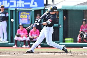 【ソフトバンク】4番栗原陵矢決勝2ラン｢完璧｣前日の雪辱　連敗4で脱出　3位浮上