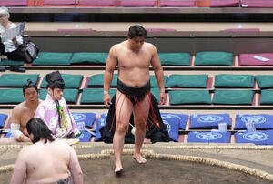大森は土俵に上がり方向を間違える　(撮影･足立雅史)