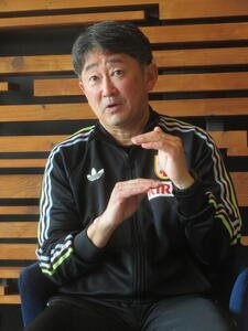 FIFAワールドカップ(W杯)北中米大会に向けて取材に応じた日本代表の松本良一フィジカルコーチ