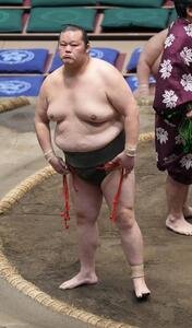 大相撲夏場所13日目　現役最後の取組に臨む龍勢旺(撮影･小沢裕)＝2026年5月22日
