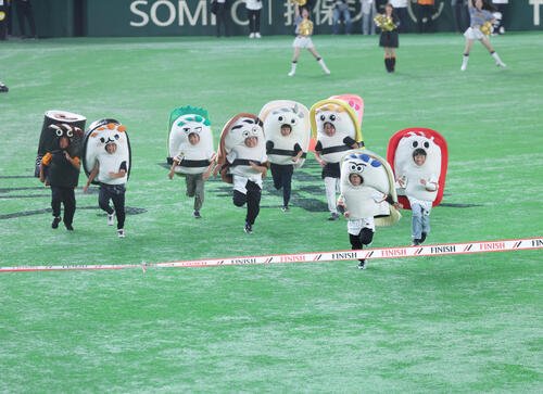 巨人対阪神　すしレースはコハダが1着(撮影･増田悦実)＝2026年5月22日