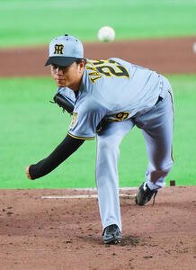 巨人対阪神　力投する阪神先発の高橋遥人