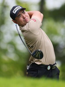 2番、ティーショットを放つ蝉川泰果