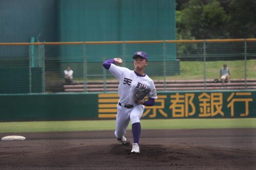 天理対京都外大西　完投した天理･長尾亮大