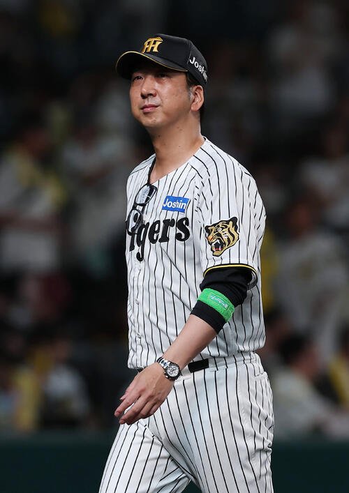 阪神対日本ハム　日本ハムに敗れ、引き揚げる阪神藤川球児監督(撮影･前田充)